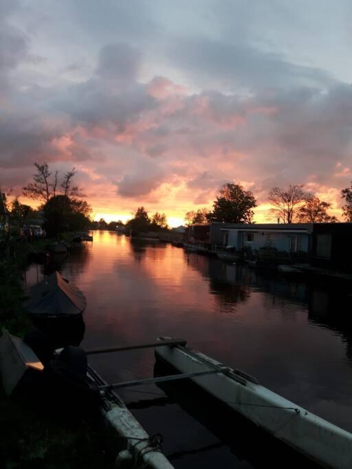 Out Of Amsterdam, River Apartment Close To City Broek in Waterland Bagian luar foto